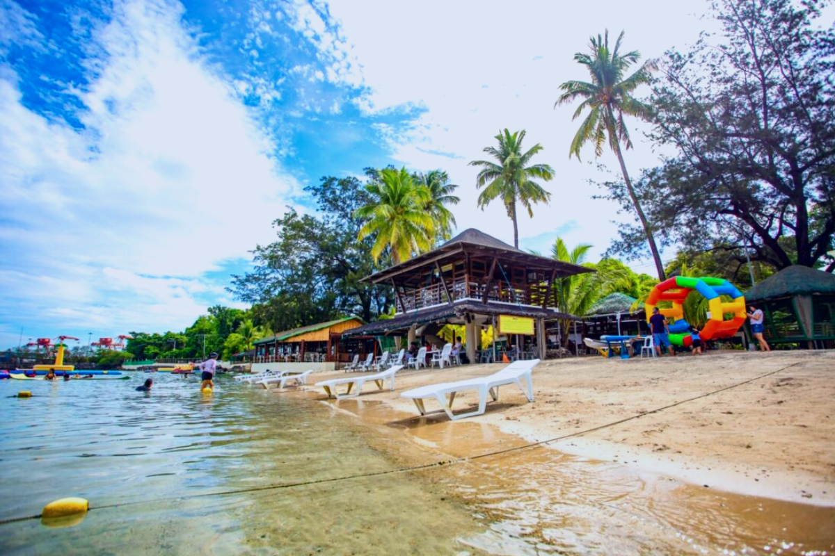 All HAnd Beach - trải nghiệm phải làm khi du lịch Subic