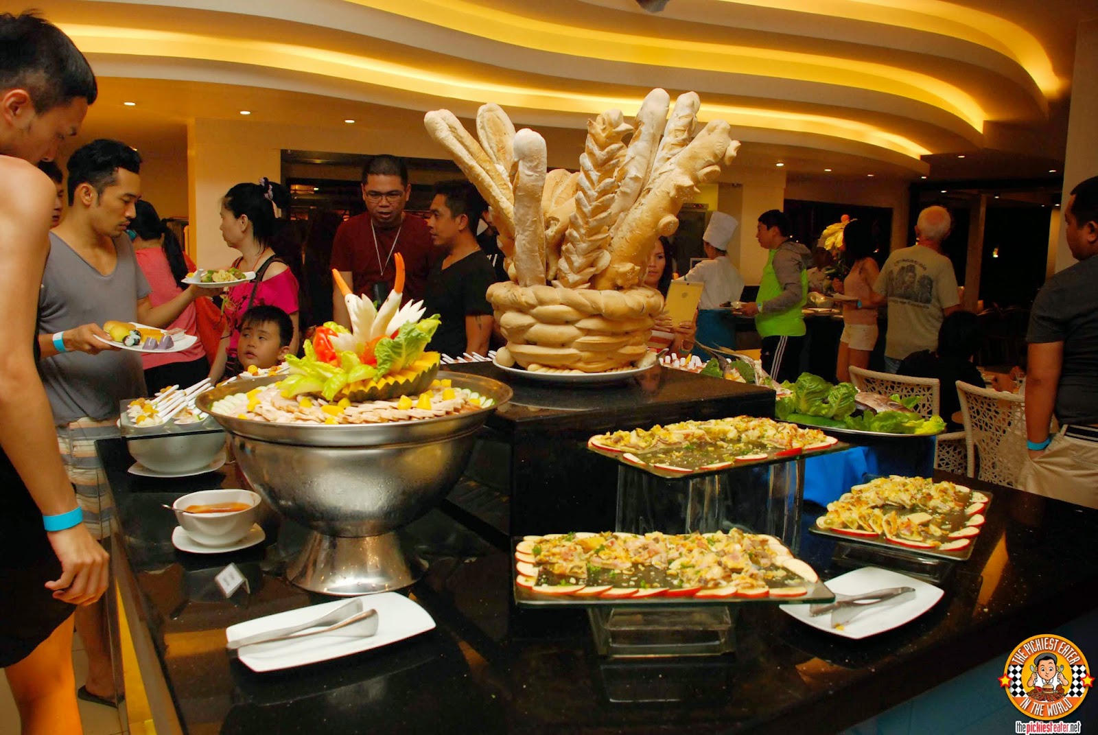 Ăn Buffet khi du lịch Boracay - nơi bán món ăn ngon rẻ ở Boracay