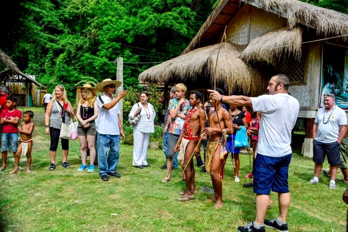 Palawan Tribal Village - khám phá vườn quốc gia sông ngầm Puerto Princesa