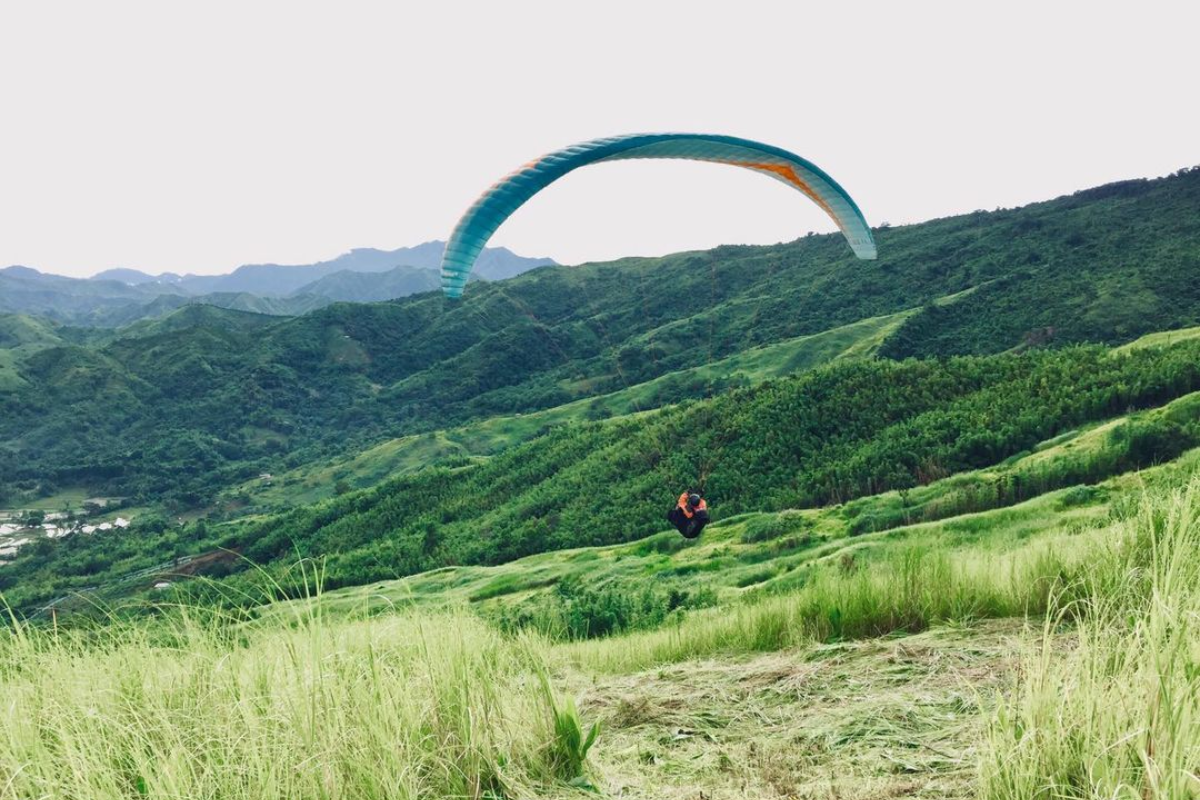 bay dù lượn ở Philippines